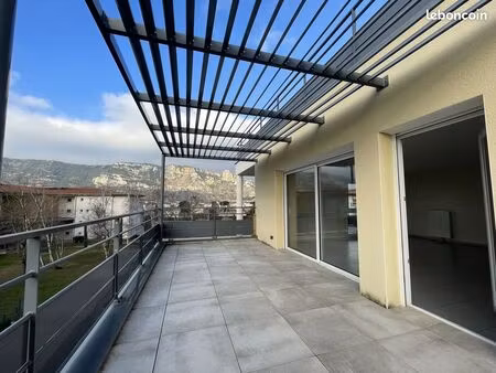 appartement 4 pièces 94 m²