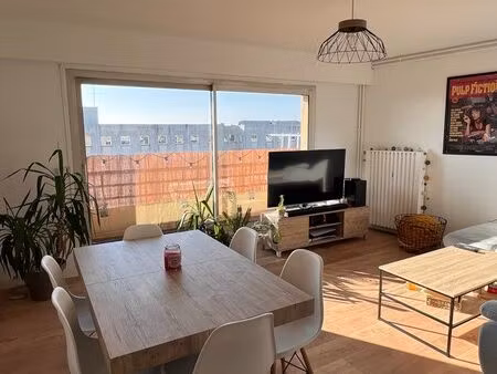t3 meublé de 78 m² avenue bollée. balcon plein sud  lumineux et calme. garage
