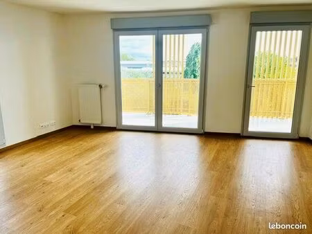 t4 avec balcon - secteur comédie