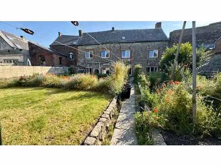 belle et spacieuse maison avec jardin et 4 à 6 chambres