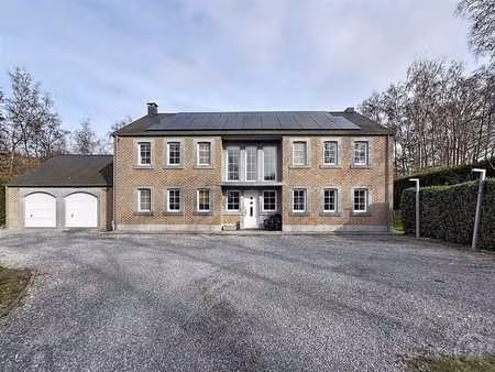 bois de rognac – villa haut de gamme avec 6 chambres et 2 bu