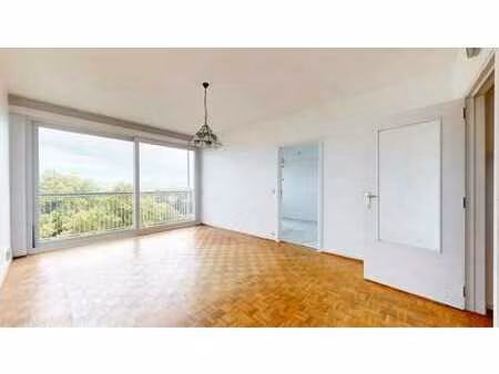van becelaere - agréable appt 1ch avec terr et vue dégagée !