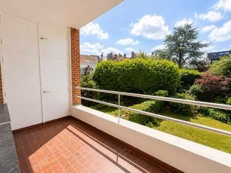 appartement rénové avec terrasse