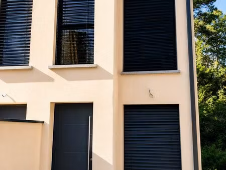 duplex meublé - hyper centre ecully - 27m² - parking privé