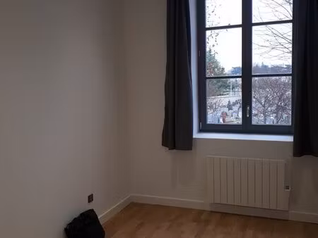 studio croix rousse 18m2 en face du cimetière