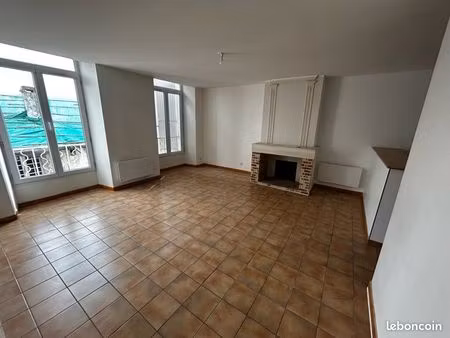t3 de 62 m² rénové - dpe c - fibre - parking privé