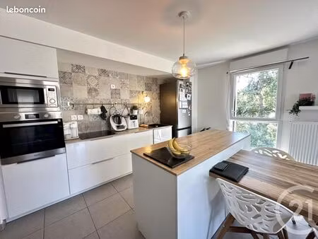 appartement 3 pièces 69 m²