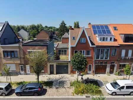 bouwgrond met atelierruimte op toplocatie nabij gent