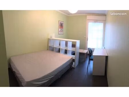 grande chambre meublée avec accès indépendant - rer b - pas de frais d'agence