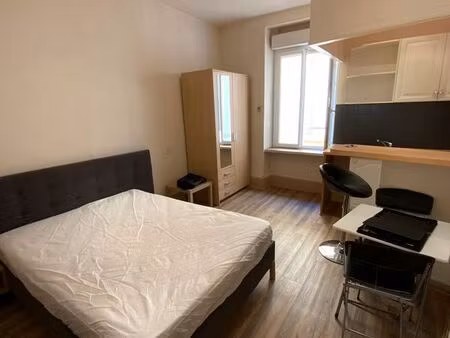 a louer studio meublé dans résidence sécurisée