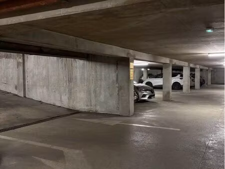 ◊ à vendre – place de parking sécurisée – lyon 6ᵉ