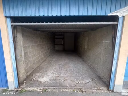 box sécurisé de 15 6 m² à plaisir – rue des ébisoires
