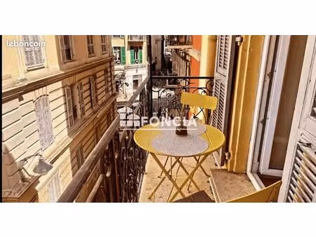 nice carre d'or liberte 2p 26m² renove avec balcon