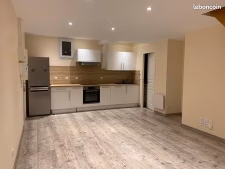 t3 centre en duplex parking privé