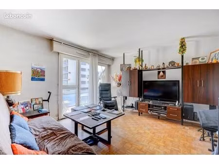 studio 1 pièce 32 m²