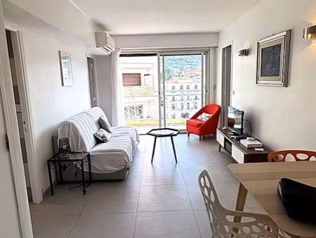 unique cannes banane - dernier étage rénové  2 pièces 40 m² + terrasse 9% de rendement