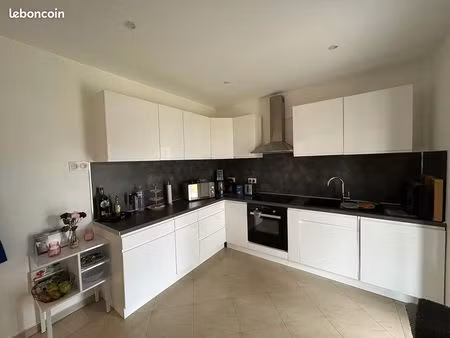 appartement f4 de 100 m² + terrasse + jardin + garage + cave + parking