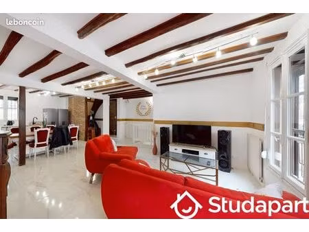 chambre 1 pièce 150 m²