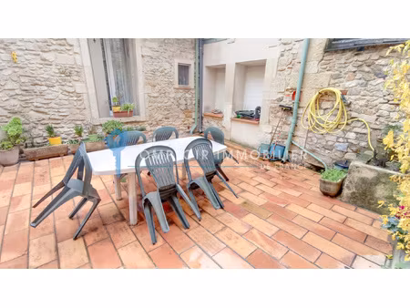 a vendre à nîmes  appartement t3 de 42 m2
