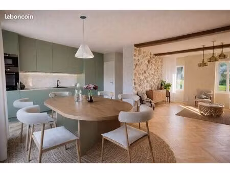 vieil antibes 3 pièces traversant avec deux grands balcons