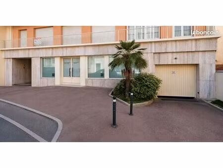 local commercial grasse 80m2
