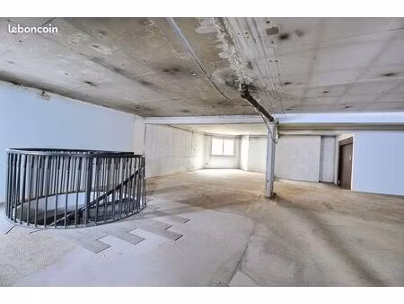 bureaux 708 m²
