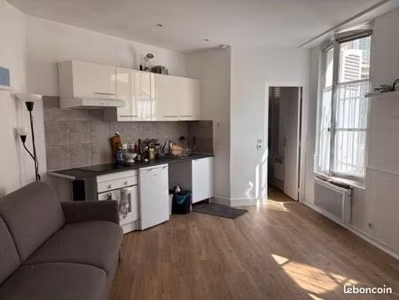 location meublée studio rdc/ paris 9e
