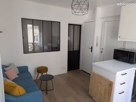 location meublée – juillet / août – 2 pièces de 21 m² – paris 18e – 1 200 /mois tout compr