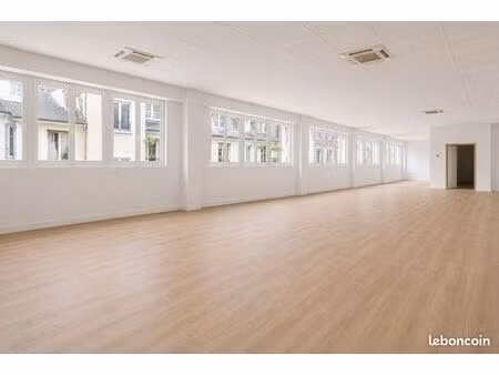 bureaux 543 m²
