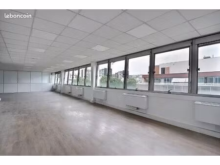 bureaux 791 m²