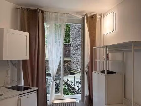 studio 1 pièce 18 m²