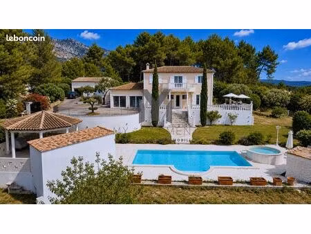 propriété 6 pièces 166 m²