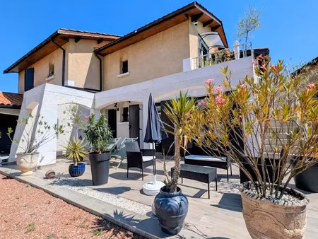 vente propriété 9 pièces 205 m² à la boisse (01120)  630 000 €