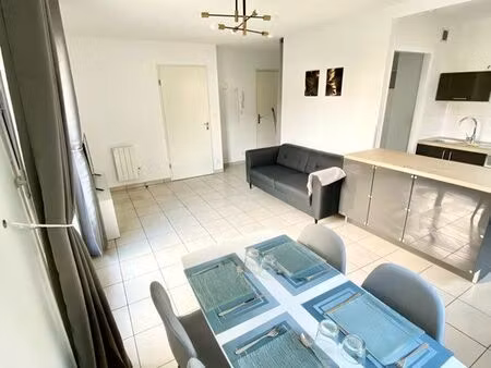 apparemment 45 m2 meublés