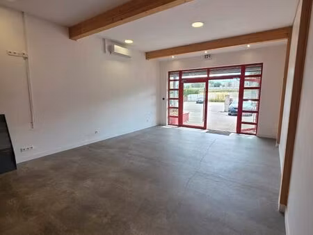 à louer - local professionnel 57 86 m²