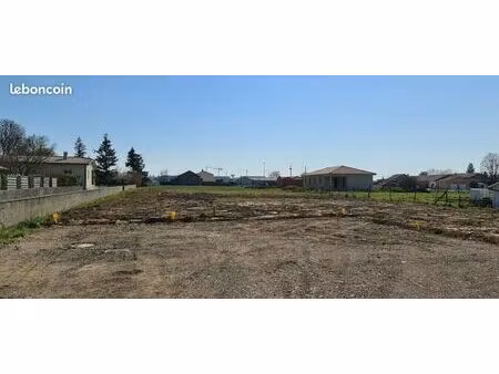 terrain viabilisé à bâtir  au calme  à partir de 875m²  100% constructible r+1  piscinable