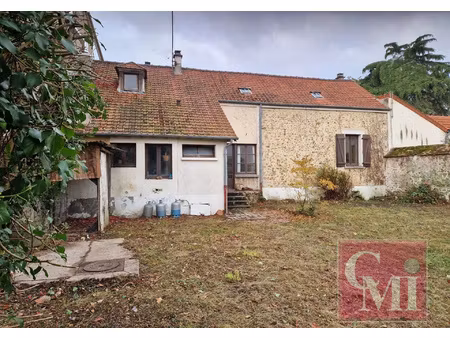 maison ancienne (3 chambres) à rénover sur 407m2 de terrain