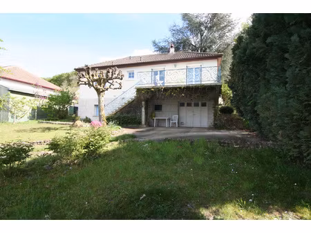 pavillon de plain-pied sur s/sol total et sur 706m2 de terra