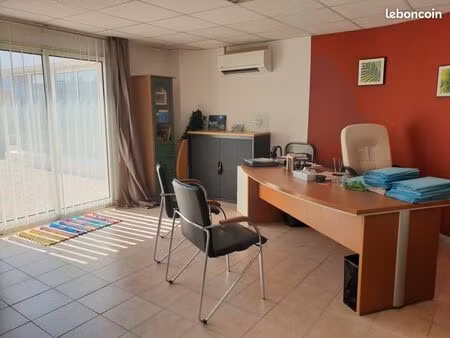bureau à louer de 35 m² les pennes mirabeau