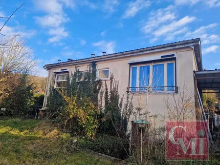 maison de plain-pied (2 chambres) édifiée sur un terrain de