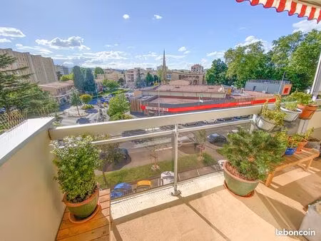 grand t5 lumineux de 81 m² – sainte-foy-lès-lyon (les provinces) – dpe d - garage / box en