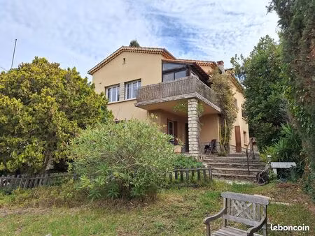 vente vaste maison individuelle constituée de 2 appartements proche mer et centre ville de