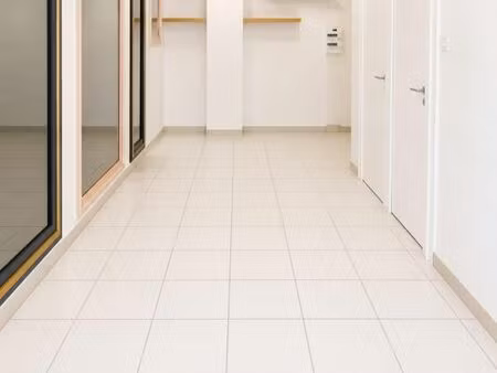 local commercial 28 m²
