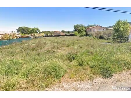 terrain 573 m² gonfaron