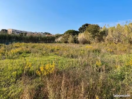 terrain 700 m² puget ville