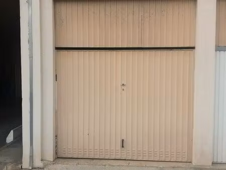 garage 15 m² + mezzanine 9 m² – résidence sécurisée – toulon aguillon