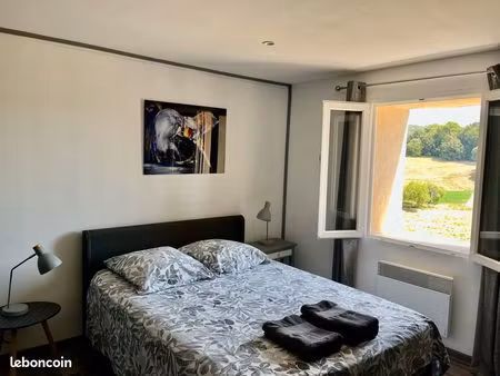 tourtour – chambre indépendante avec salle d'eau – investissement locatif ou pied-à-terre
