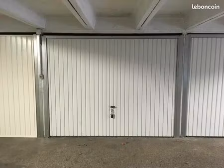 garage/box 15 m² frejus
