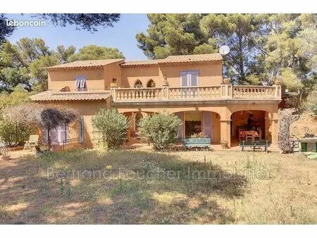 villa 7 pièces 184 m²