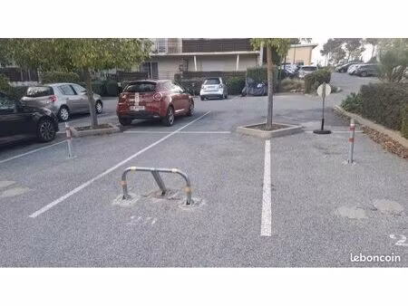 place de parking dans résidence privée